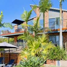 Panorama Beach House / SOLscape Holiday Rentals | 3 Short St, Bonny Hills NSW 2445, Australia