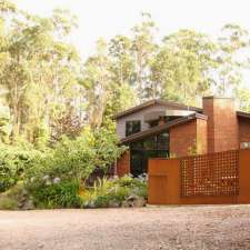 Asimatree Bed & Breakfast and Art Garden | 49 Bucks Rd, Tarleton TAS 7310, Australia