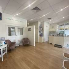 Carindale Family Dentist - Dentist Mt Gravatt (Implant Centre) | shop8/345 Pine Mountain Rd, Mount Gravatt East QLD 4122, Australia