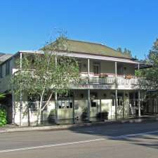 Mount Kembla Village Hotel | 274 Cordeaux Rd, Mount Kembla NSW 2526, Australia