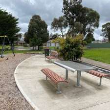 Overton Close Playground | 3 Overton Cl, Greenvale VIC 3059, Australia