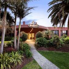 Seaford Hotel & Liquor Barn | 362 Frankston - Dandenong Rd, Seaford VIC 3198, Australia
