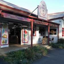 The Middle of Mogo | 44 Princes Hwy, Mogo NSW 2536, Australia