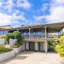 Dalmeny Beach House | 9 Dulling St, Dalmeny NSW 2546, Australia