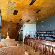 Mrs Jones Restaurant Bar Lounge | 35/39 Bluff Rd, Devonport TAS 7310, Australia