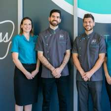 Floss Family Dental Victoria Point | Suite M-05, 21-27 Bunker Rd, Victoria Point QLD 4165, Australia