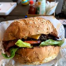 Getta Burger | 11 Village Dr, Idalia QLD 4811, Australia