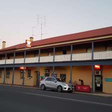 Crown Inn Hotel Kingston | 31 Agnes St, Kingston SE SA 5275, Australia