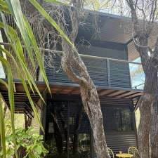 Stay At Cubby | 3 Old Reward Rd, Rubyvale QLD 4702, Australia