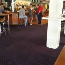 Liquorland Bribie Island Hotel Barn | 29 Sylvan Beach Esplanade, Bribie Island QLD 4507, Australia