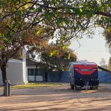 Ivanhoe Servo And Caravan Park | 26 Columbus St, Ivanhoe NSW 2878, Australia