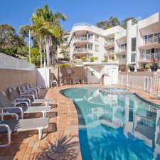 Kirra Palms Holiday Apartments | 102-112 Musgrave St, Coolangatta QLD 4225, Australia