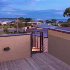 inverloch views accommodation | 9 Scarborough St, Inverloch VIC 3996, Australia