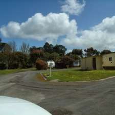 Lake Colac Caravan Park | 51 Fyans St, Colac VIC 3250, Australia