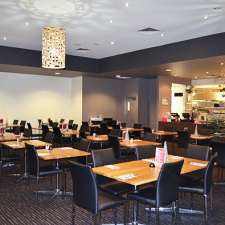 Chariots Bistro | 28/30 Reserve Rd, Melton VIC 3337, Australia