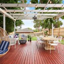 McCrae Coastal Cottage Retreat | 4 Wilfred St, Rosebud VIC 3939, Australia