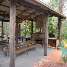 Chiltern Lodge Country Retreat | 139 Metz Rd, Old Bar NSW 2430, Australia