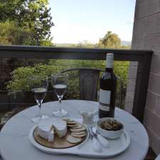 Baringa Villa Bed & Breakfast | 15 Baringa Rd, Croydon North VIC 3136, Australia