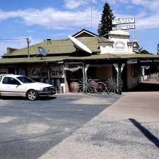 Top Town Tavern | 74 Neeld St, Wyalong NSW 2671, Australia