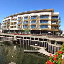 Glenelg Holiday and Corporate Letting | 71 Broadway, Glenelg South SA 5045, Australia