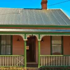 Ned Kelly’s Marlo Cottage, Beechworth Accommodation | 33 Camp St, Beechworth VIC 3747, Australia