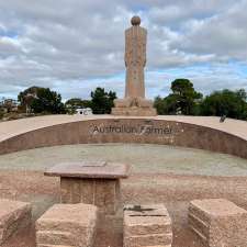 Australian Farmer Granite Sculpture | 44 Eyre Hwy, Wudinna SA 5652, Australia