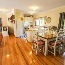 Bright Country Home | 1 Mount Porepunkah Rd, Bright VIC 3741, Australia