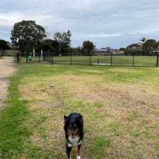 Iluka Reserve Fenced Dog Park | 5 Iluka Ave, Aspendale VIC 3195, Australia