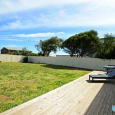 Unwind @ Pet-Friendly in Goolwa | 45 Underwood Ave, Goolwa Beach SA 5214, Australia