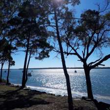 Hillcrest Holiday Park | 1 Howard St, Burrum Heads QLD 4659, Australia