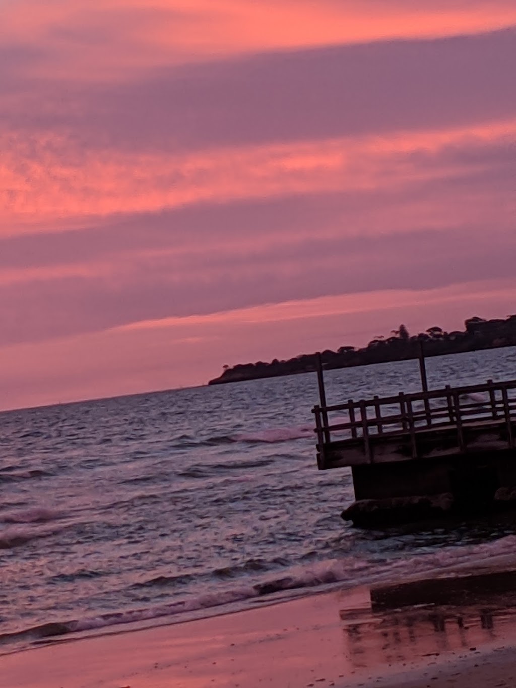 Mentone Beach Townhouses & Apartments | 95 Beach Rd, Mentone VIC 3194, Australia | Phone: (03) 9886 1844