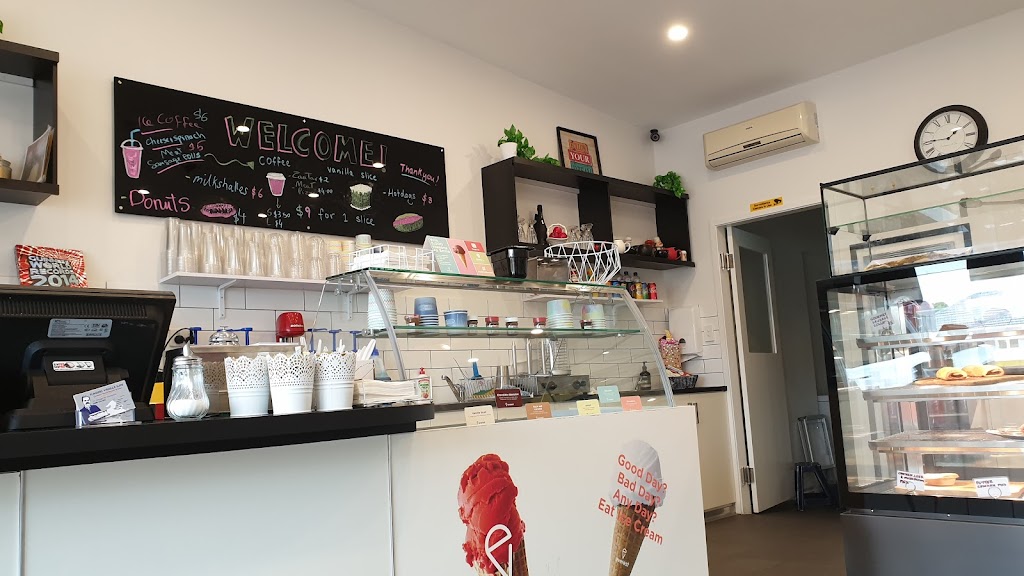 Flinders Vanilla Slice | 272 Warrigal Rd, Cheltenham VIC 3192, Australia | Phone: (03) 8522 1115