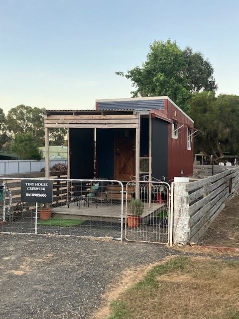 Tiny House Creswick | 69 Luttet St, Creswick VIC 3363, Australia | Phone: 0418 985 606