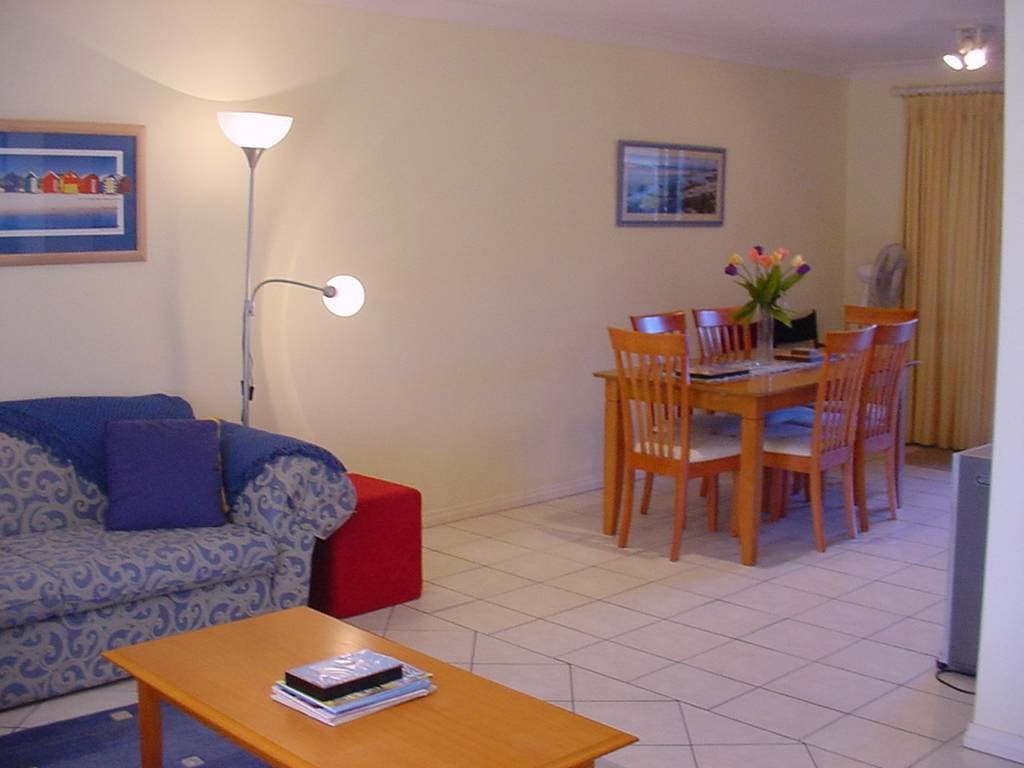 Jervis Bays SeaChange Apartment | lodging | 42 Elizabeth Dr, Vincentia NSW 2540, Australia | 0411125287 OR +61 411 125 287