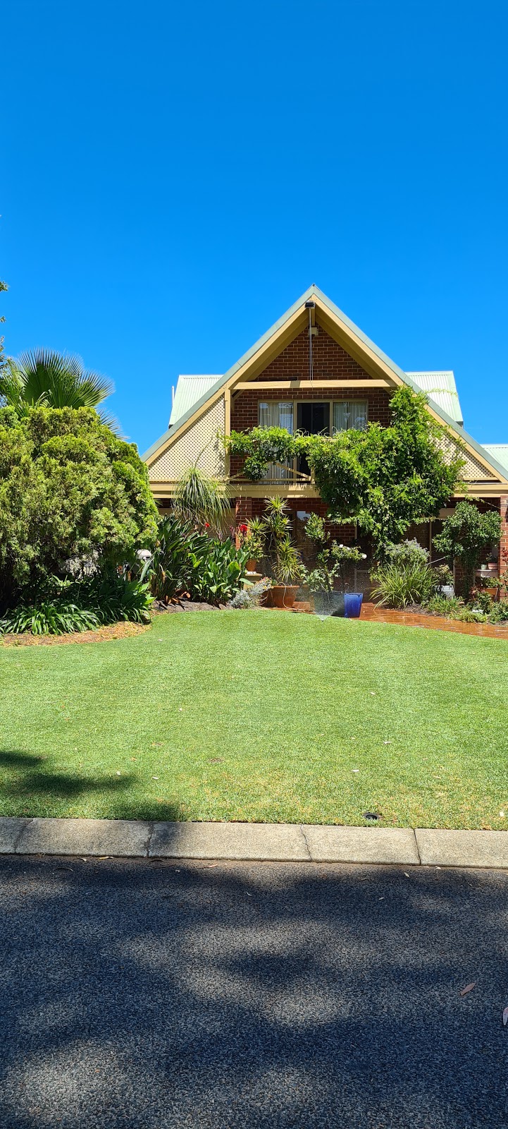 Foxys Lawn and Garden Care | Cuttlefish St, Yanchep WA 6035, Australia | Phone: 0409 086 642