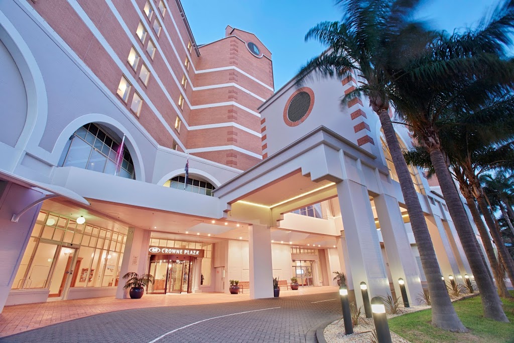 Crowne Plaza Terrigal Pacific | lodging | Pine Tree Ln, Terrigal NSW 2260, Australia | 0243849111 OR +61 2 4384 9111