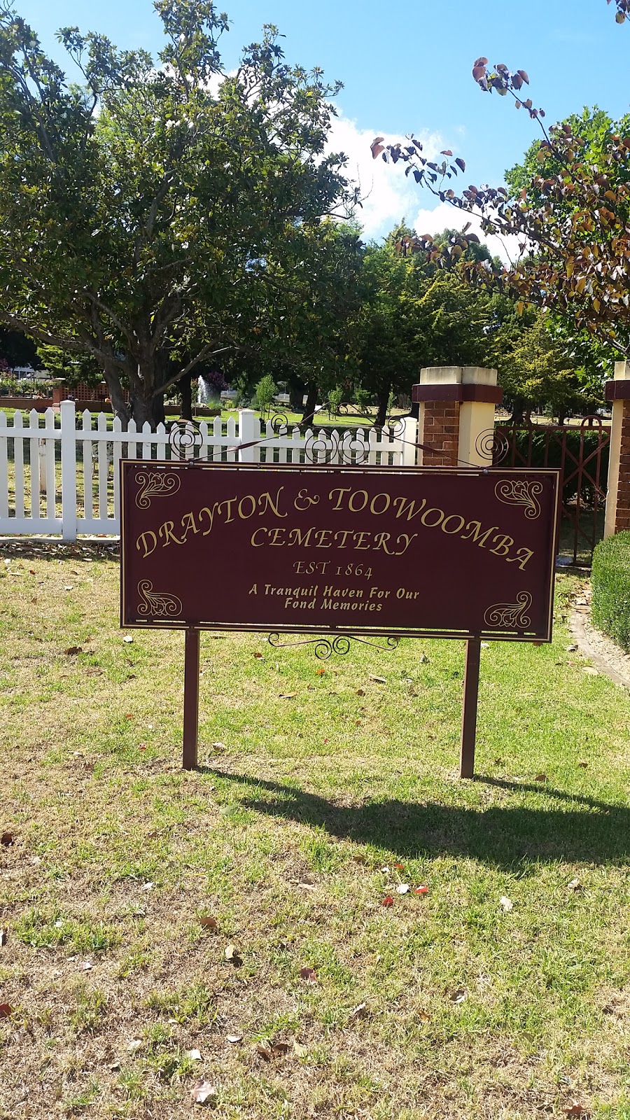 Drayton And Toowoomba Cemetery | cemetery | Harristown QLD 4350, Australia