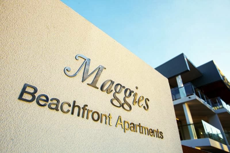 Maggies Beachfront Apartments | 1 Pacific Dr, Magnetic Island QLD 4819, Australia | Phone: (07) 4778 5955
