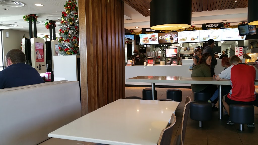 McDonalds Goulburn | meal takeaway | Sydney Rd, Goulburn NSW 2580, Australia | 0248218055 OR +61 2 4821 8055