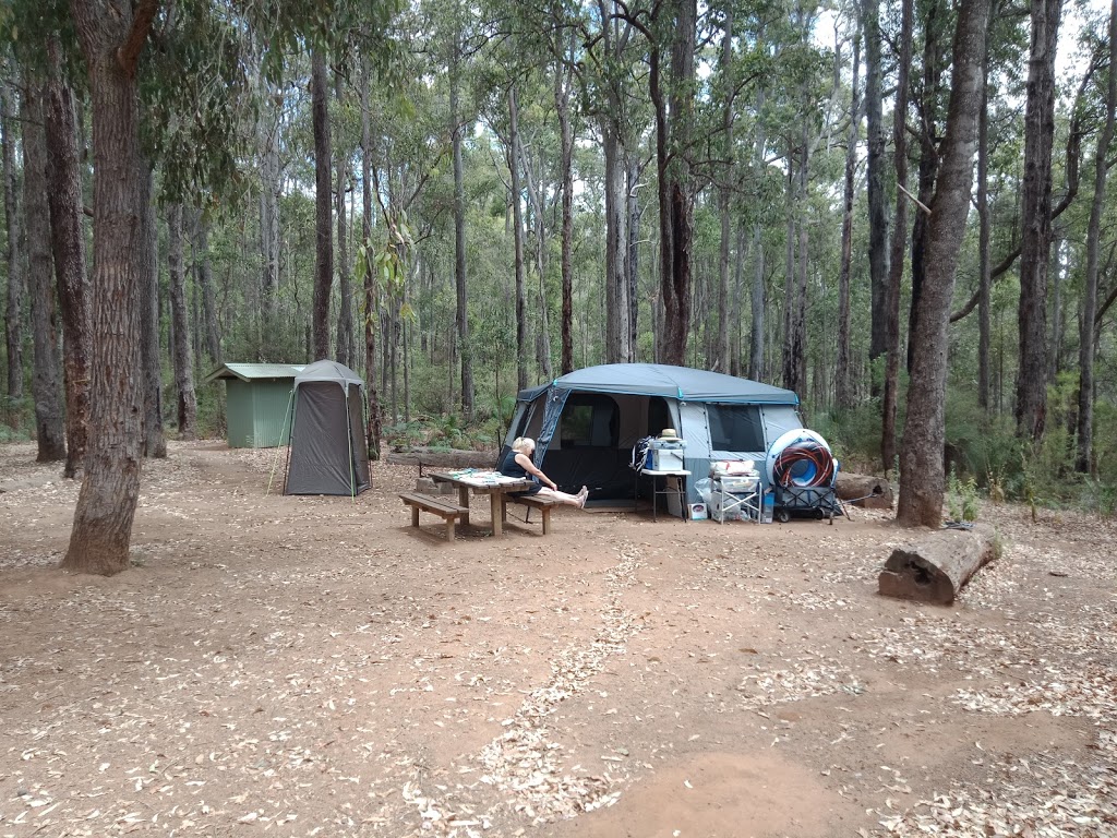 Stringers campground | campground | River Rd, Nanga Brook WA 6215, Australia | 0895381078 OR +61 8 9538 1078