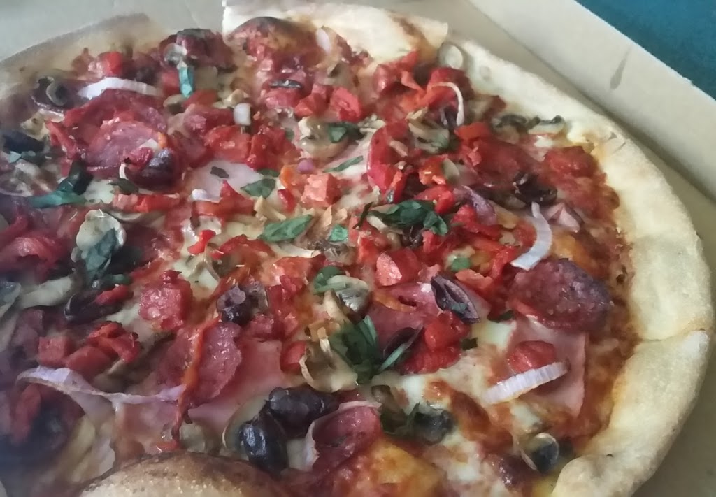 Best Coast Pizza | meal takeaway | Shop 3/32 Llewellyn St, Merewether NSW 2291, Australia | 0249100590 OR +61 2 4910 0590