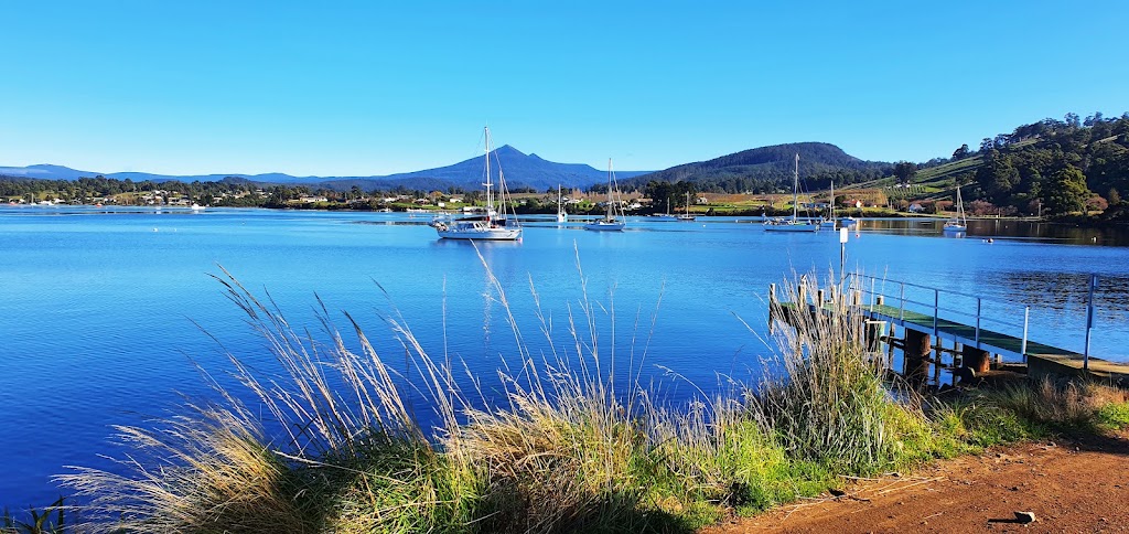 Dover Bay Cottages | 49 Bay View Rd, Dover TAS 7117, Australia | Phone: 0486 045 888