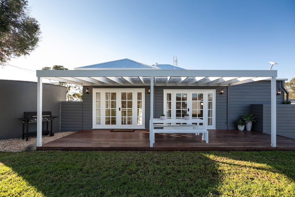 The Winemakers - Pokolbin Farm Stay | 555 Oakey Creek Rd, Pokolbin NSW 2320, Australia | Phone: 0499 536 536