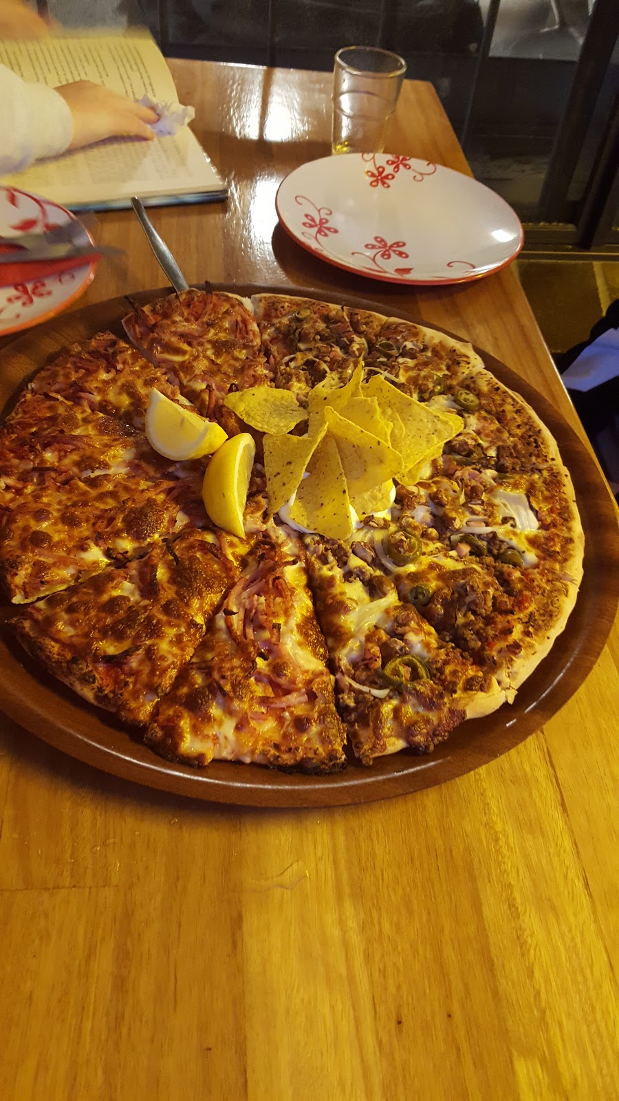 Paragon Pizzeria | meal takeaway | 6 Paragon Ave, South West Rocks NSW 2431, Australia | 0265667711 OR +61 2 6566 7711