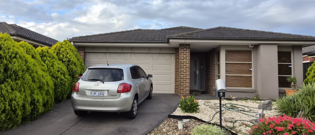 Blend & Bloom | 9 Challenger Cct, Cranbourne East VIC 3977, Australia | Phone: 0424 722 662