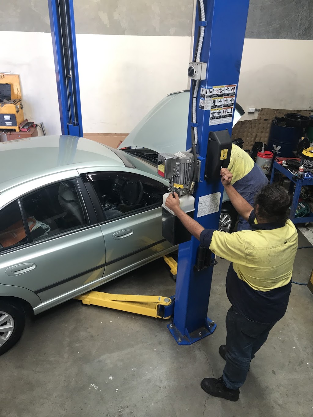 Professional mechanic | car repair | 2/1645 Ipswich Rd, Rocklea QLD 4106, Australia | 0424041894 OR +61 424 041 894