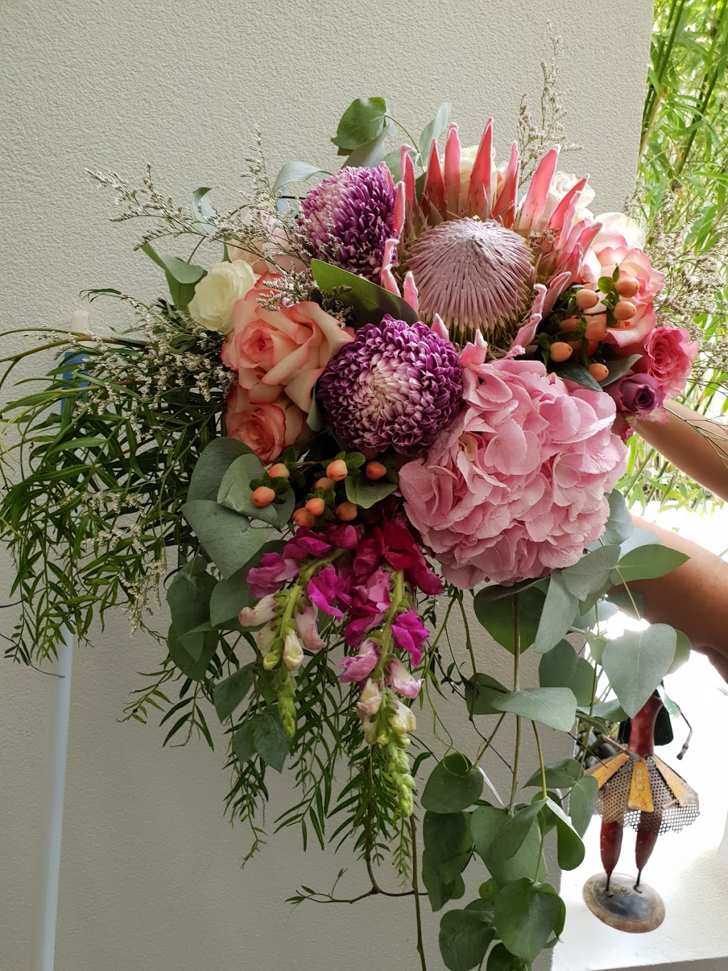 Buttercups Florist | florist | 140b Wyong Rd, Killarney Vale NSW 2261, Australia | 0243334499 OR +61 2 4333 4499
