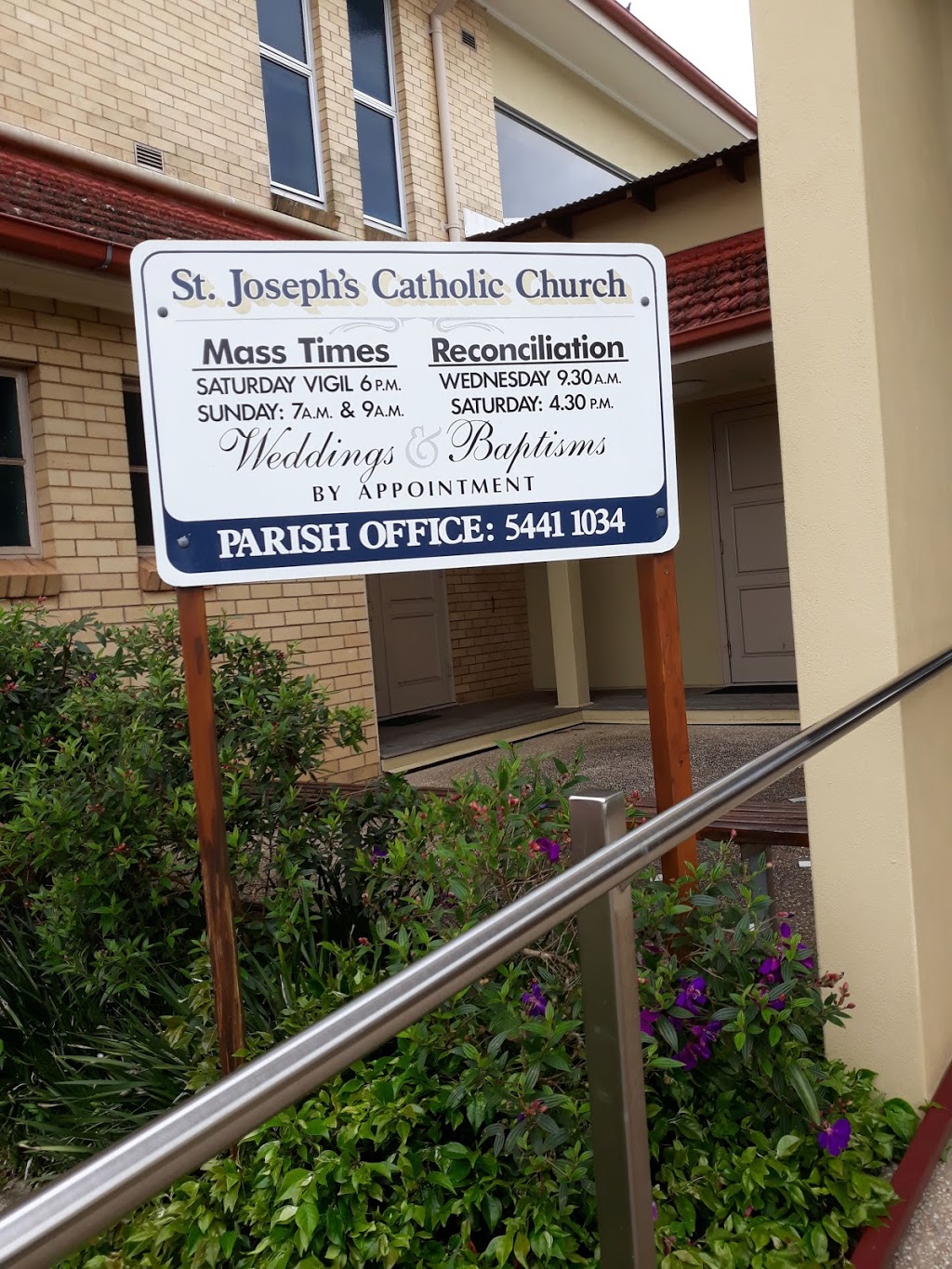Catholic Community Nambour District | church | 177 Currie St, Nambour QLD 4560, Australia | 0754411034 OR +61 7 5441 1034