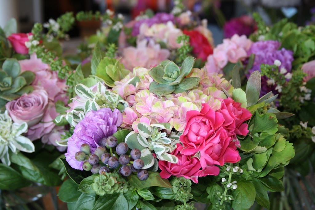 Flowers of Leeming | Leeming Forum Shopping Centre, 8/55 Farrington Road, Leeming WA 6149, Australia | Phone: (08) 9332 4424