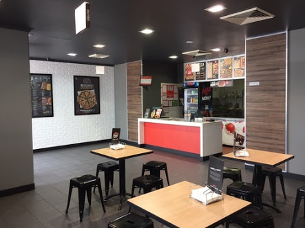 Pizza Hut Wyong | meal delivery | 300 Pacific Hwy, Wyong NSW 2259, Australia | 131166 OR +61 131166
